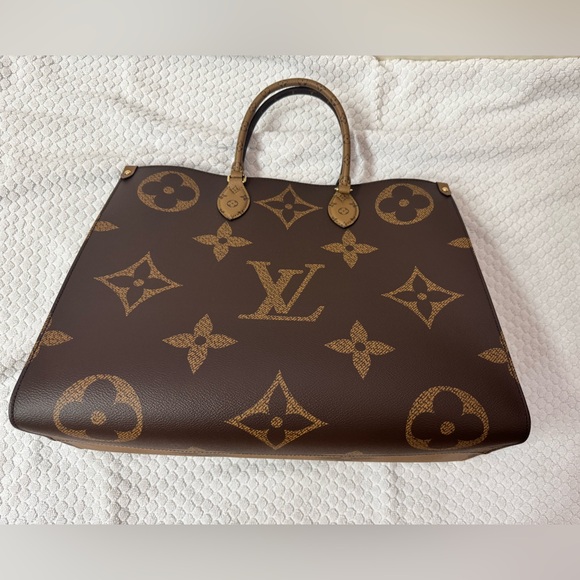 Louis Vuitton On The Go GM - Picture 9 of 17